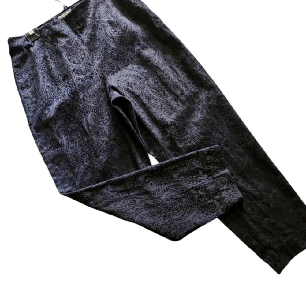 Talbot, Women's black floral Embroidered, side zipper, high rise pants. Size 16.